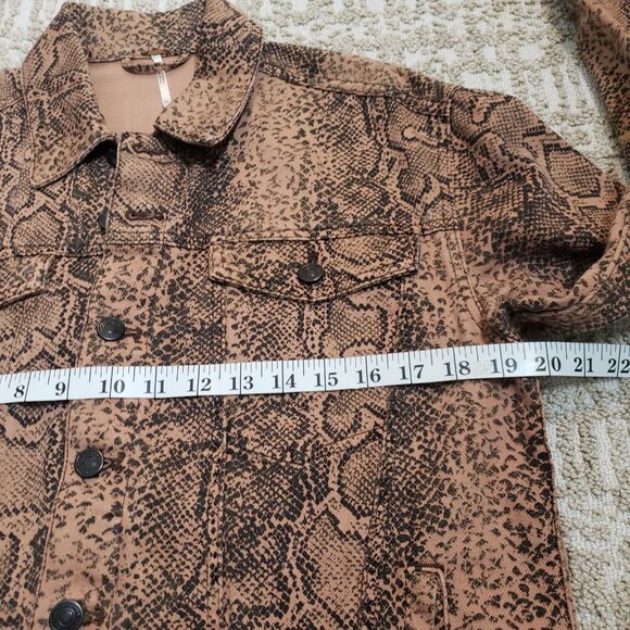Free People Snake Print Trucker Jacket in Brown Cotton Ladies Size XS - Picture 6 of 11